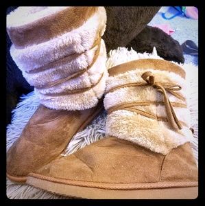 Rue21 Etc! Soft Furry Faux Leather Suede Boots